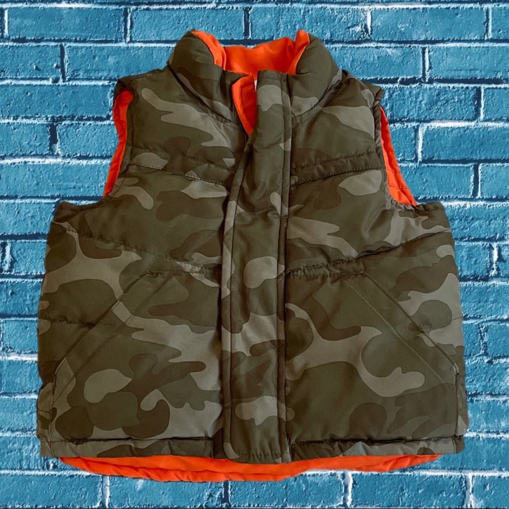 Camouflage Bubble Vest with Orange Liner - Old Navy 6 - 12 Months
